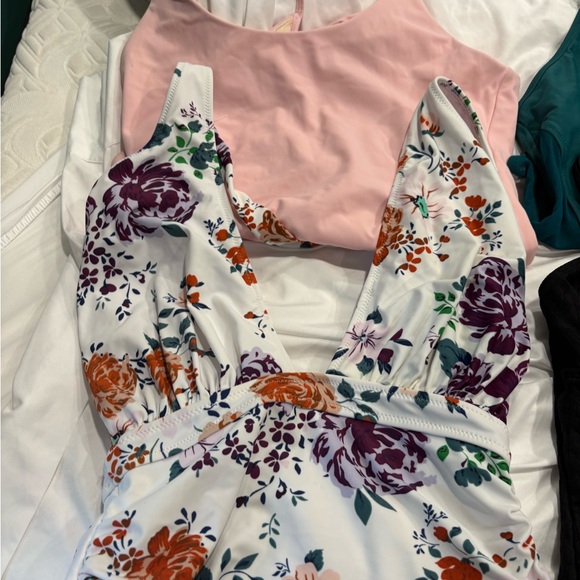 Lot of Cupshe M one piece bathing suits 25 pieces - Picture 3 of 8